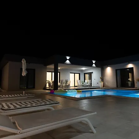 Villa Toro Velvet Vojno